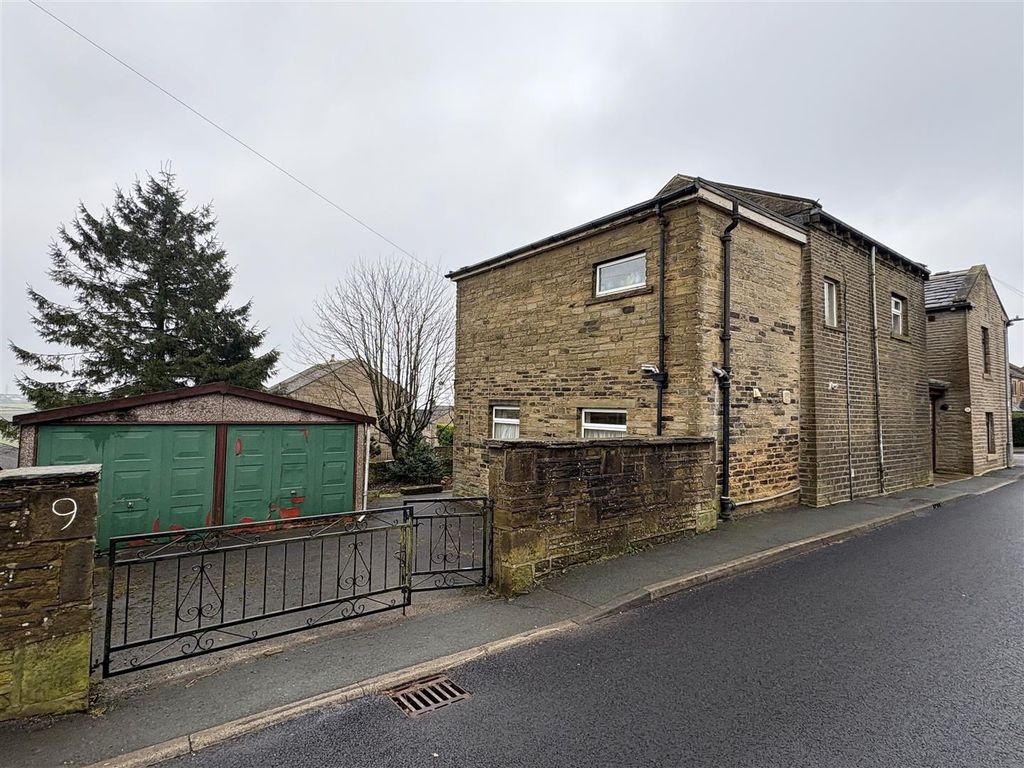 Property photo 3 of 16