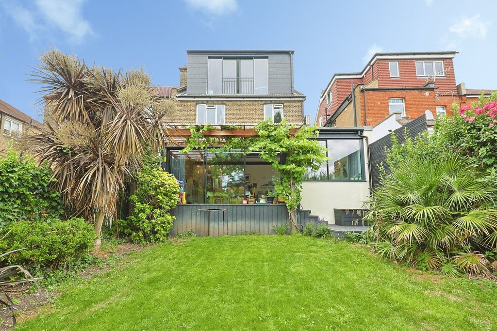 Property photo 1 of 22 Rear Garden