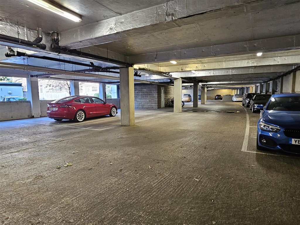 Property photo 2 of 11