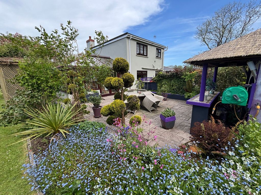 Property photo 3 of 42