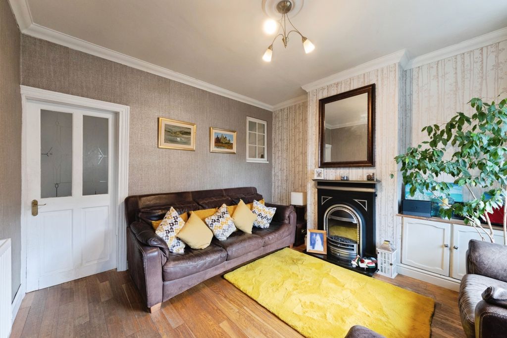 Property photo 3 of 17 Pbox-Img.Jpg