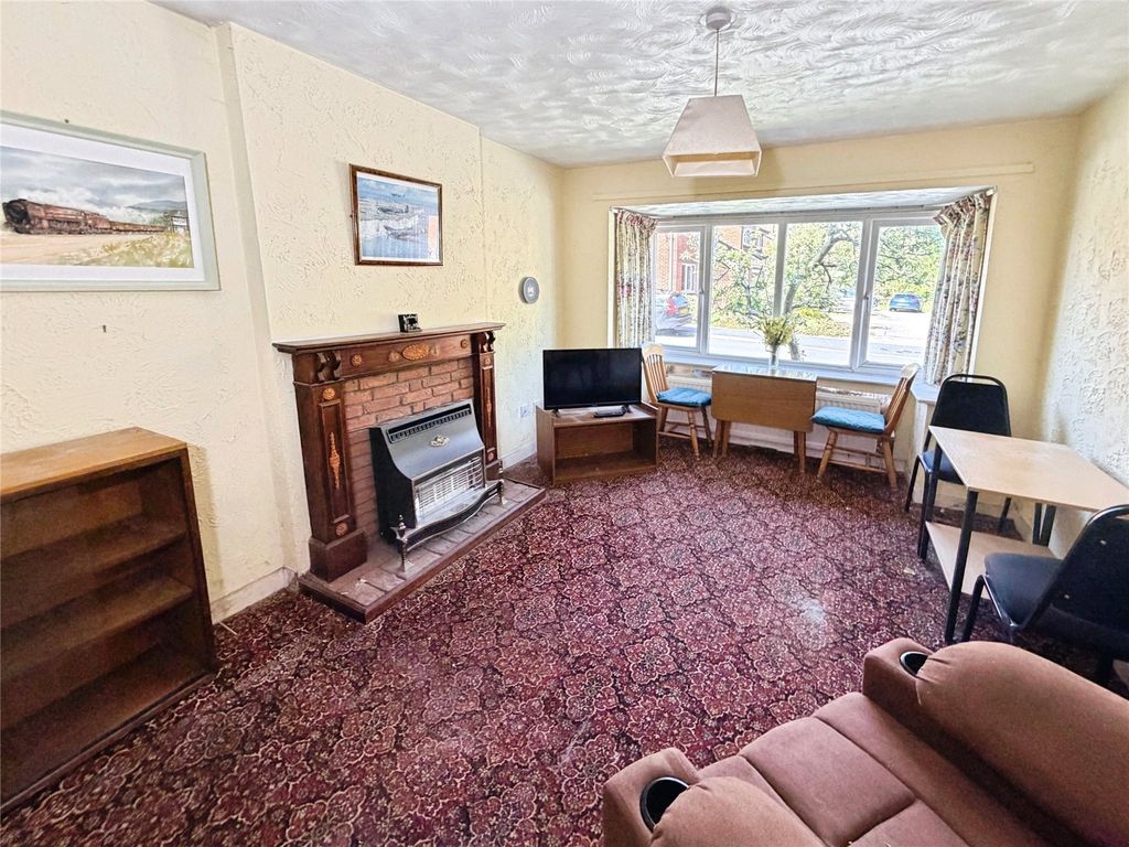 Property photo 2 of 13 Lounge