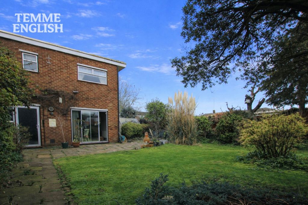 Property photo 2 of 27