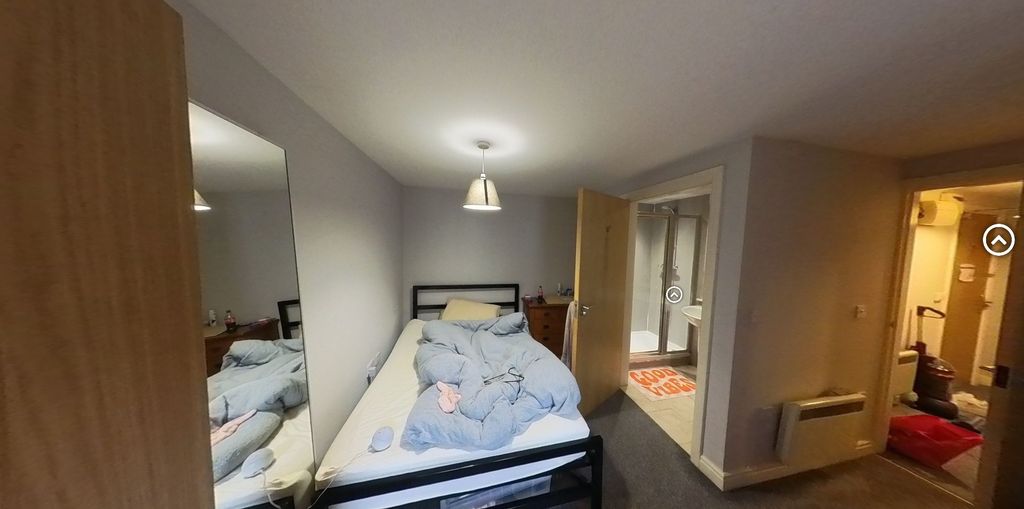 Property photo 3 of 4 A Spacious And Well-Maintained Double Bedroom Feat...