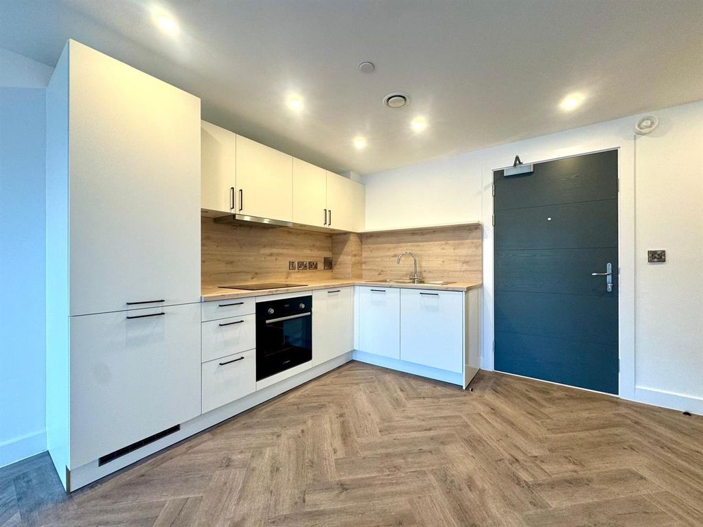 Property photo 2 of 11 Kitchen.Jpeg