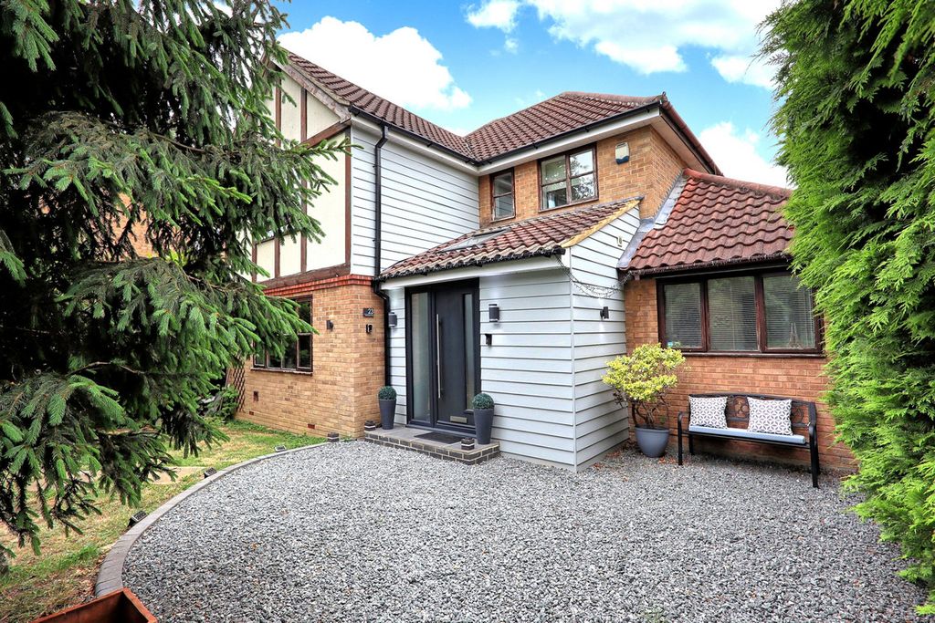 Property photo 1 of 32