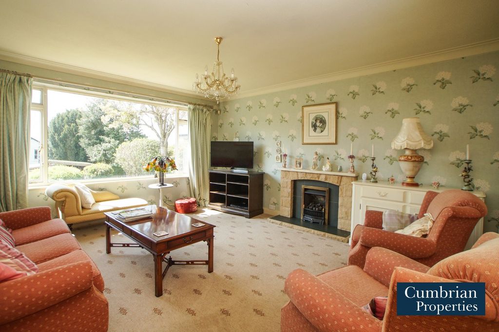 Property photo 2 of 29 Lounge