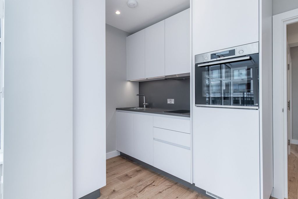 Property photo 1 of 11 Kitchen