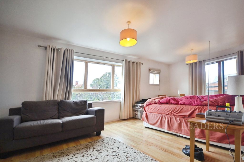 Property photo 2 of 8 Picture No. 07