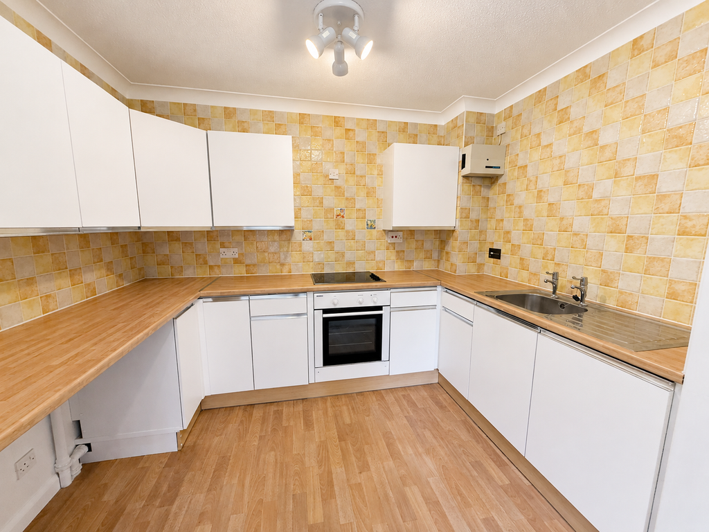 Property photo 3 of 15 Kitchen