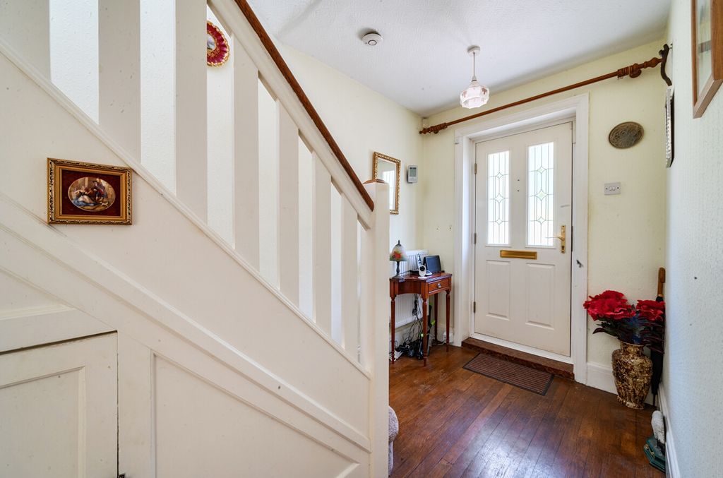 Property photo 3 of 25 1447518-11-69E12F...