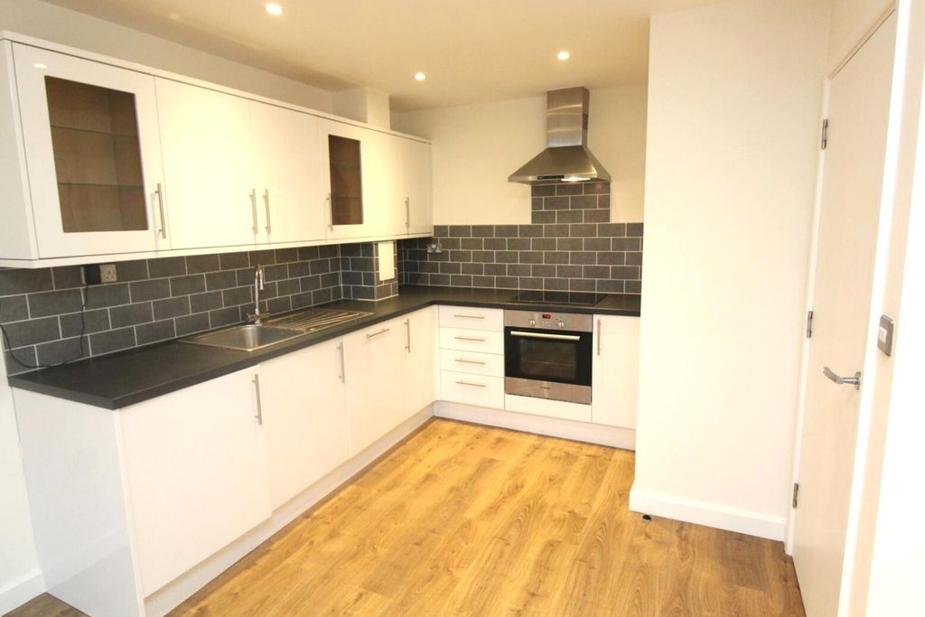 Property photo 2 of 9 Kitchen