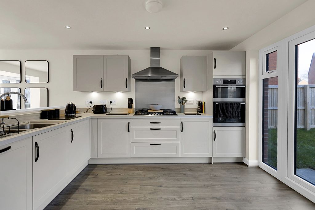 Property photo 3 of 27 4692504