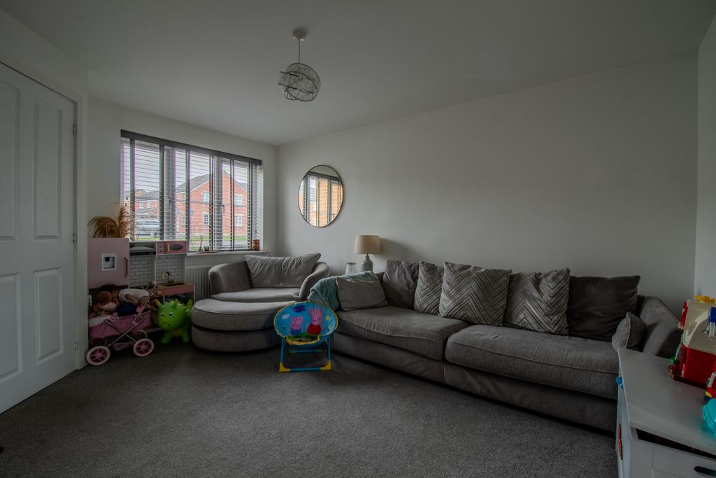 Property photo 3 of 18