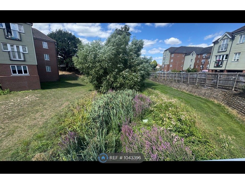 Property photo 3 of 11 Turnford Brook