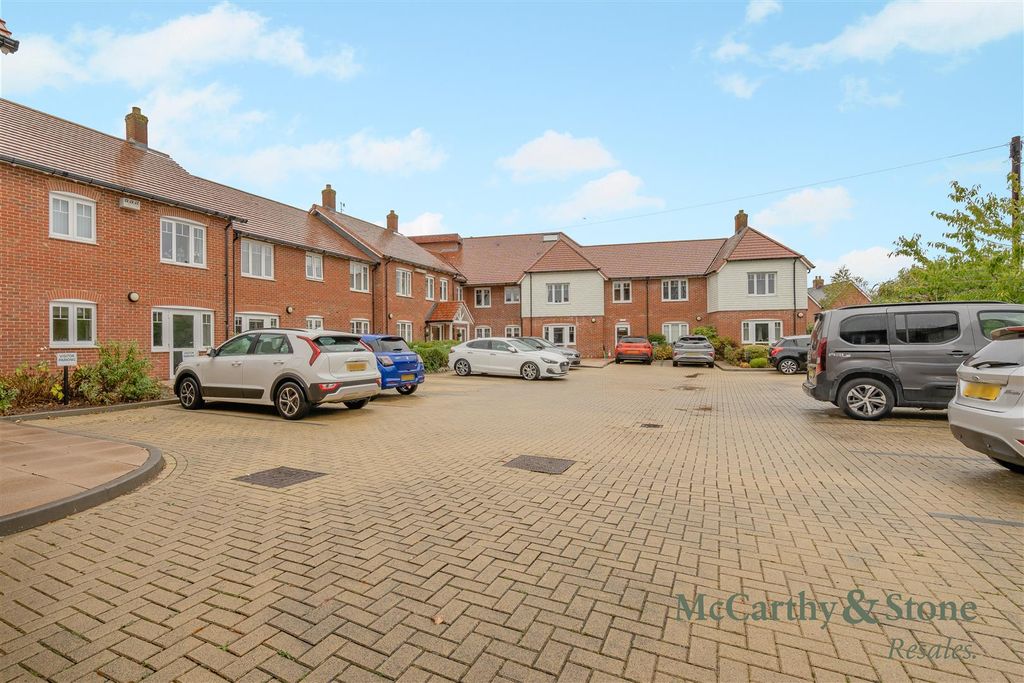 Property photo 2 of 15 8704281-Exterior01.Jpg