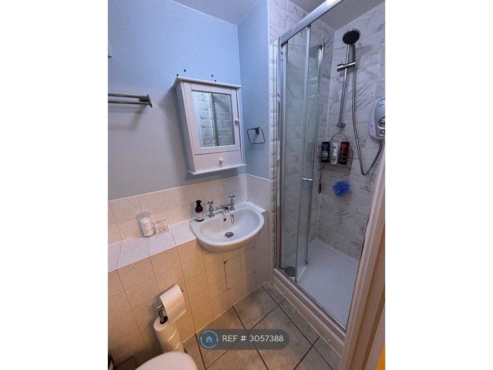 Property photo 3 of 8 Bathroom 2