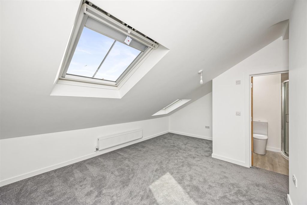 Additional image 20 of 2 bed flat to rentMontague Street, Worthing BN11