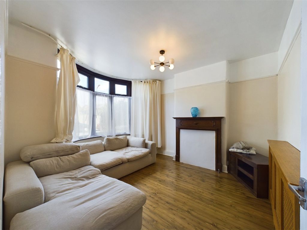 Property photo 2 of 15 Picture No. 04