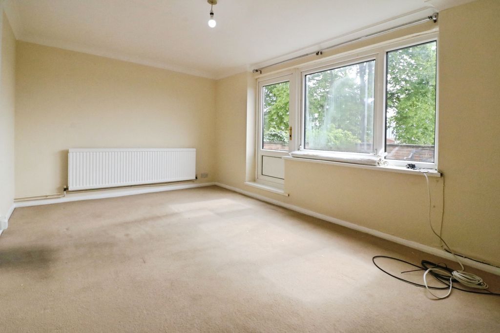 Property photo 3 of 17 Photo 9