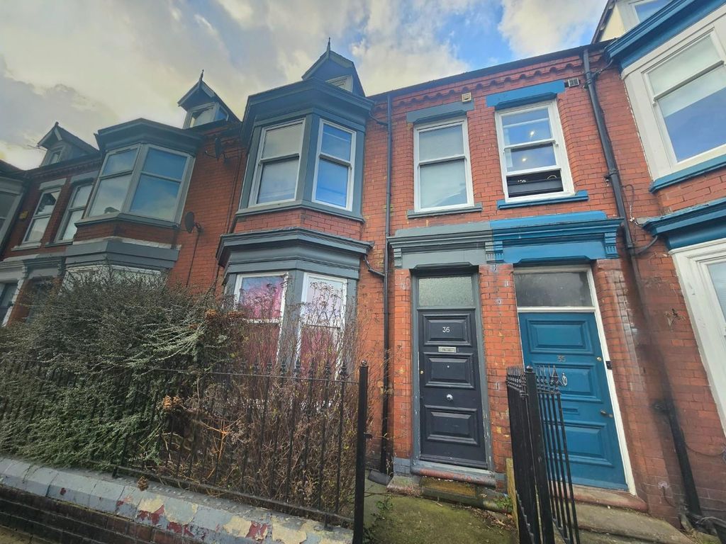 Property photo 1 of 17 Front