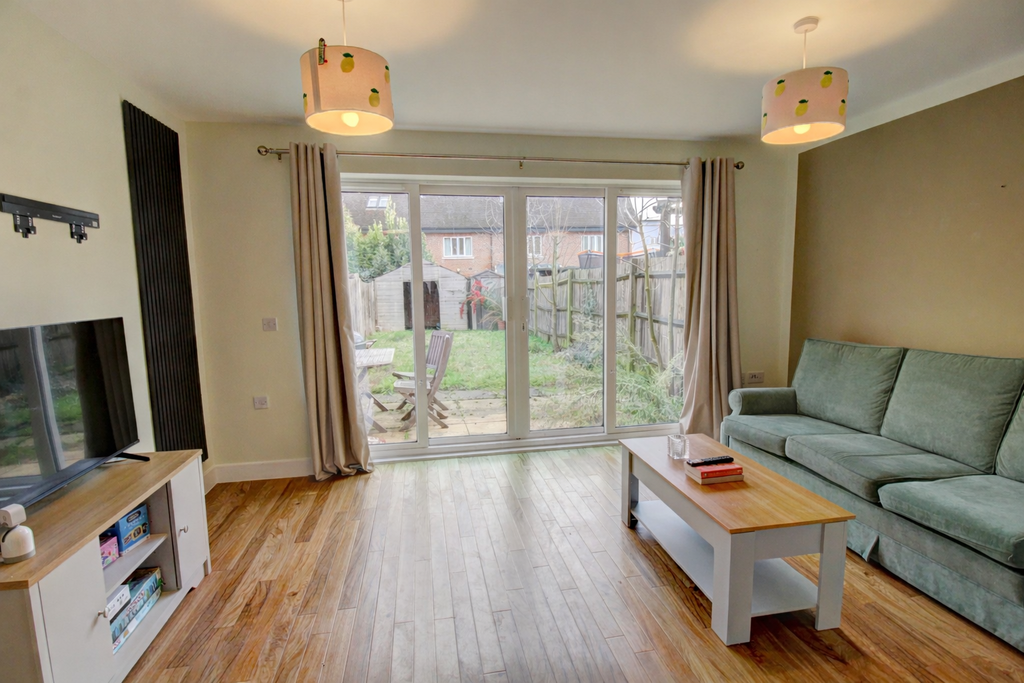 Property photo 2 of 16 Lounge