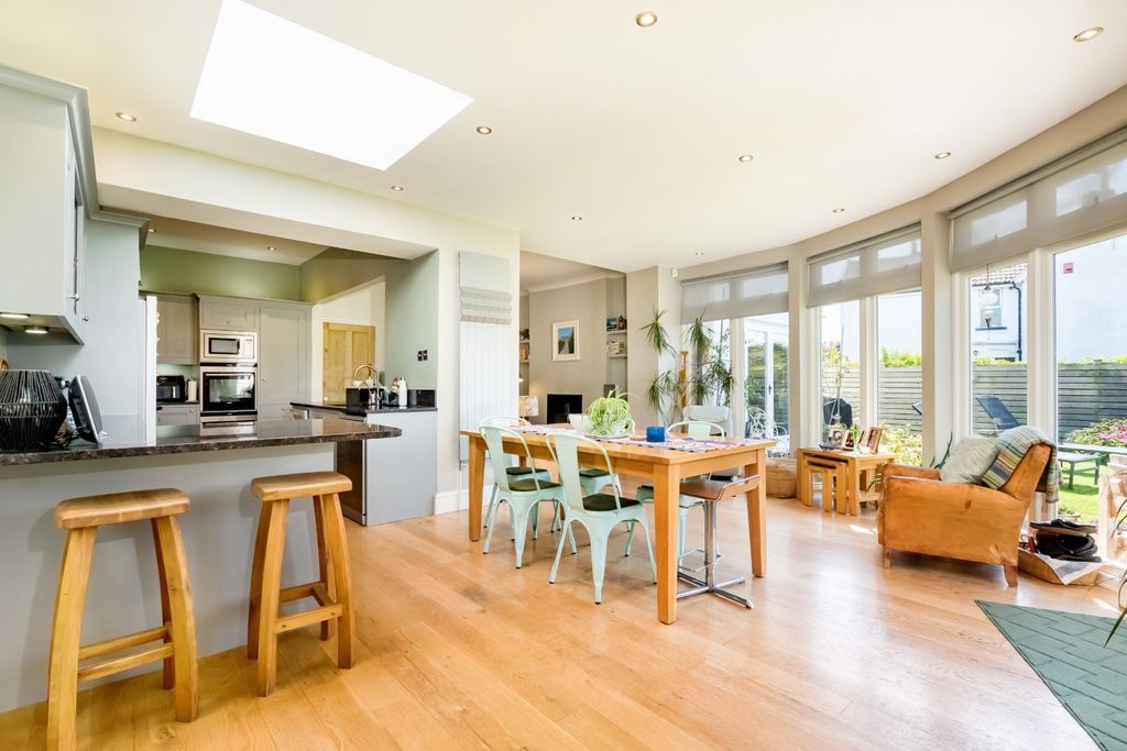 Property photo 3 of 17 Kitchen/Dining Room