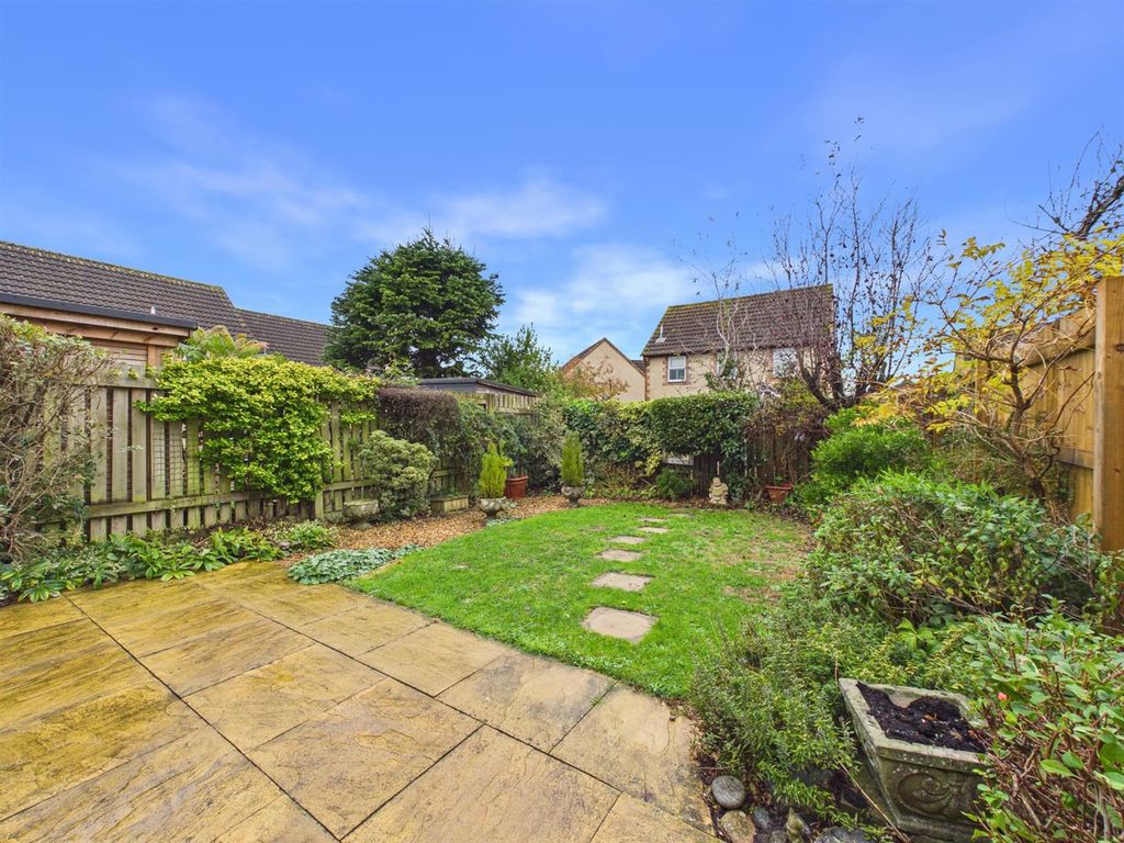 Property photo 3 of 10 Garden