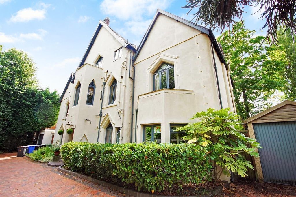 Property photo 1 of 34 Approach