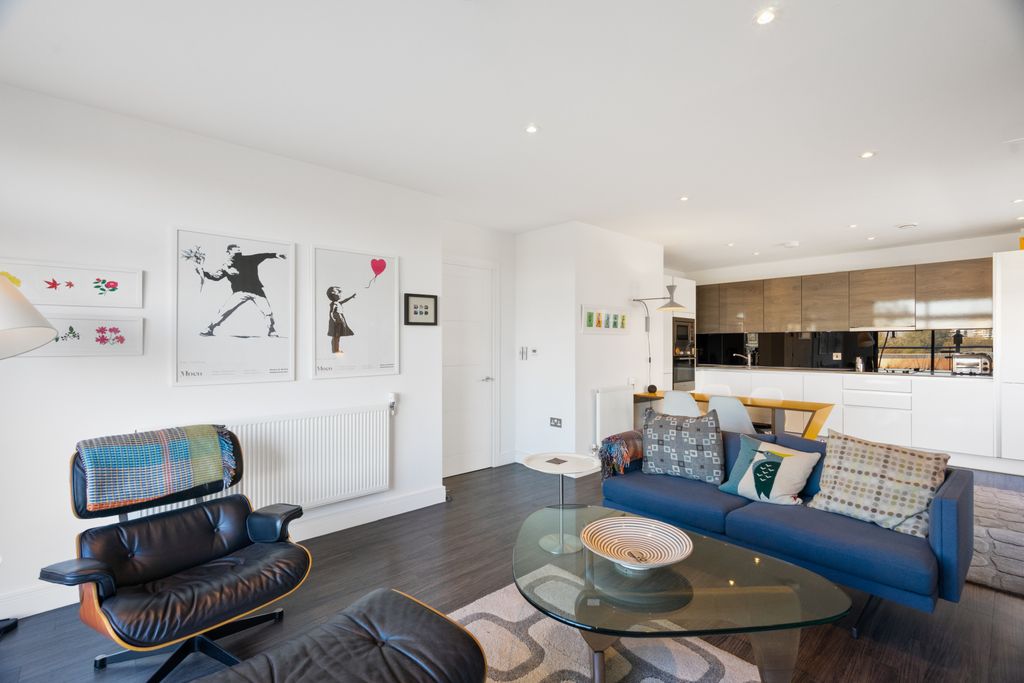 Property photo 3 of 23 Gallery