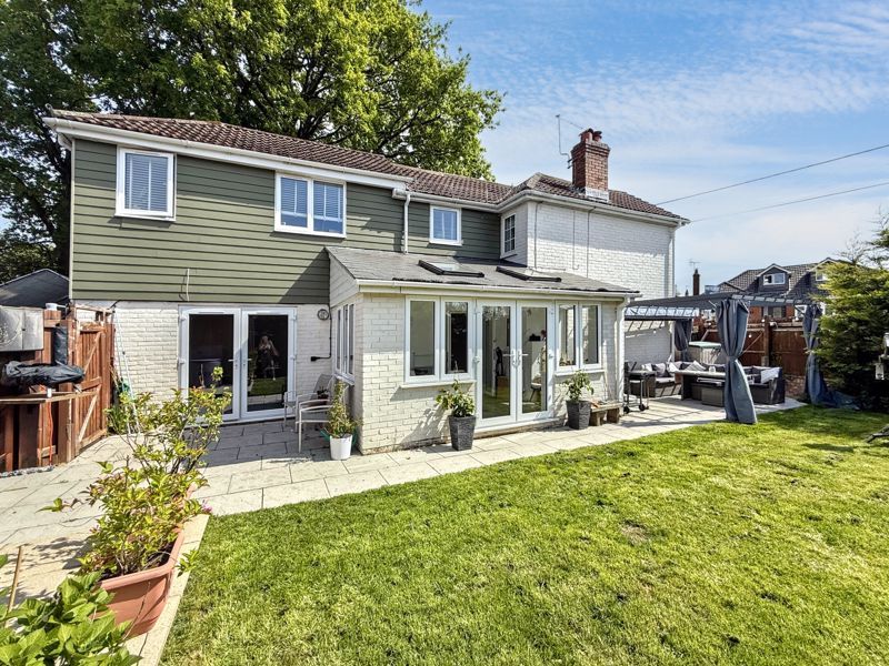 Property photo 1 of 25 Substantial Detached Home