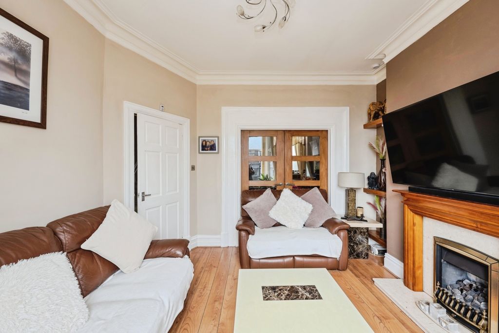 Property photo 3 of 20 Pbox-Img.Jpg