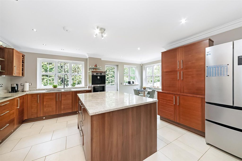 Property photo 3 of 20 Kitchen/Diner