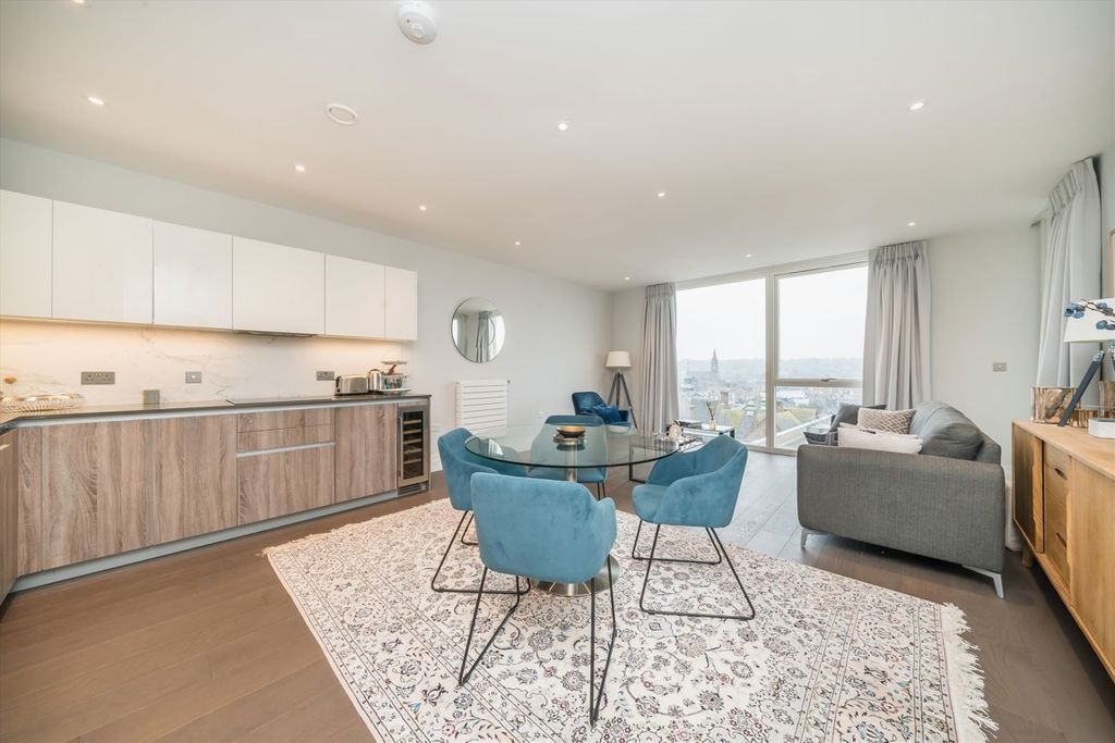 Property photo 3 of 13