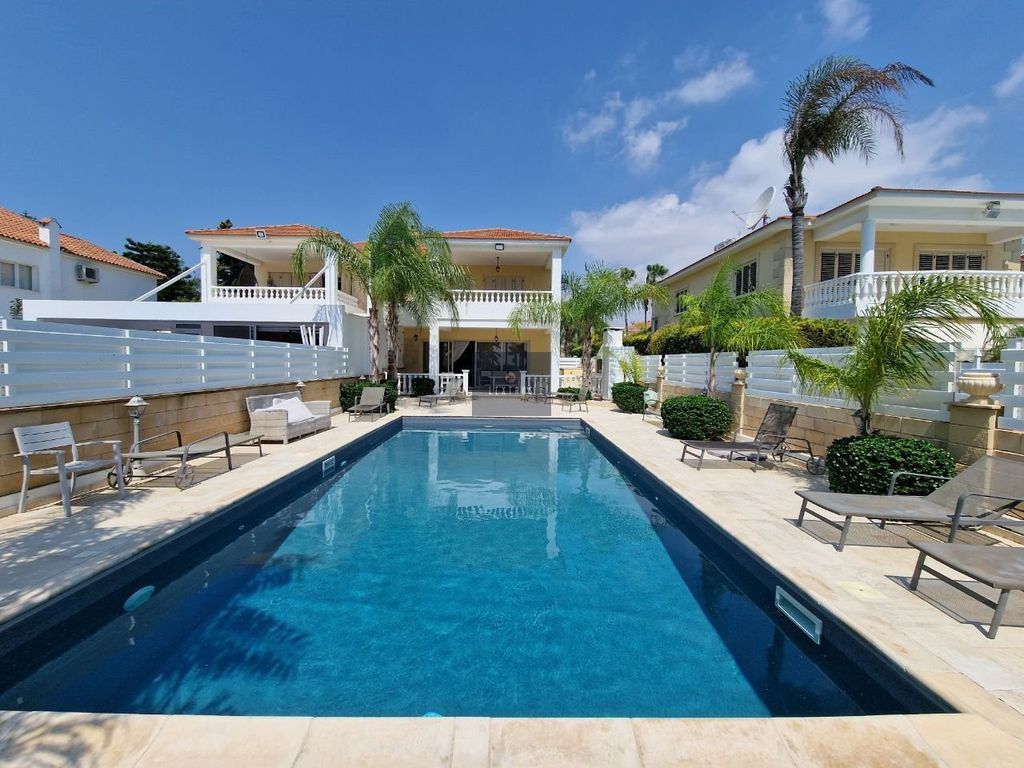 Property photo 1 of 39