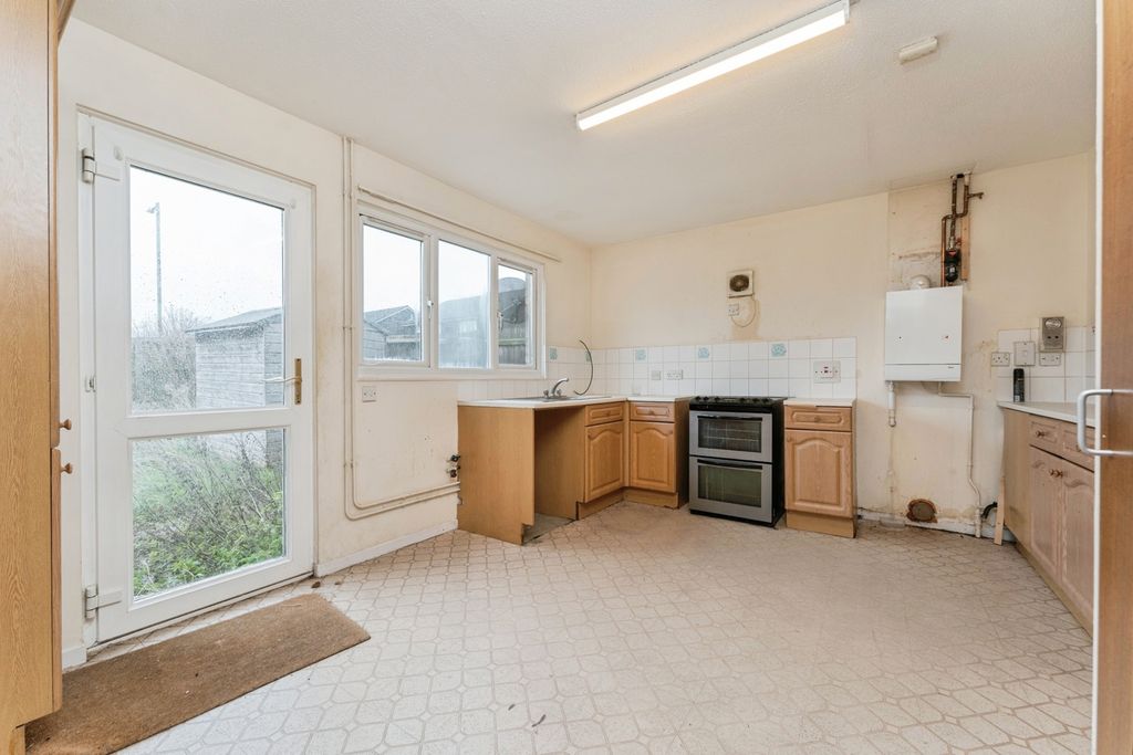 Property photo 3 of 17 Pbox-Img.Jpg