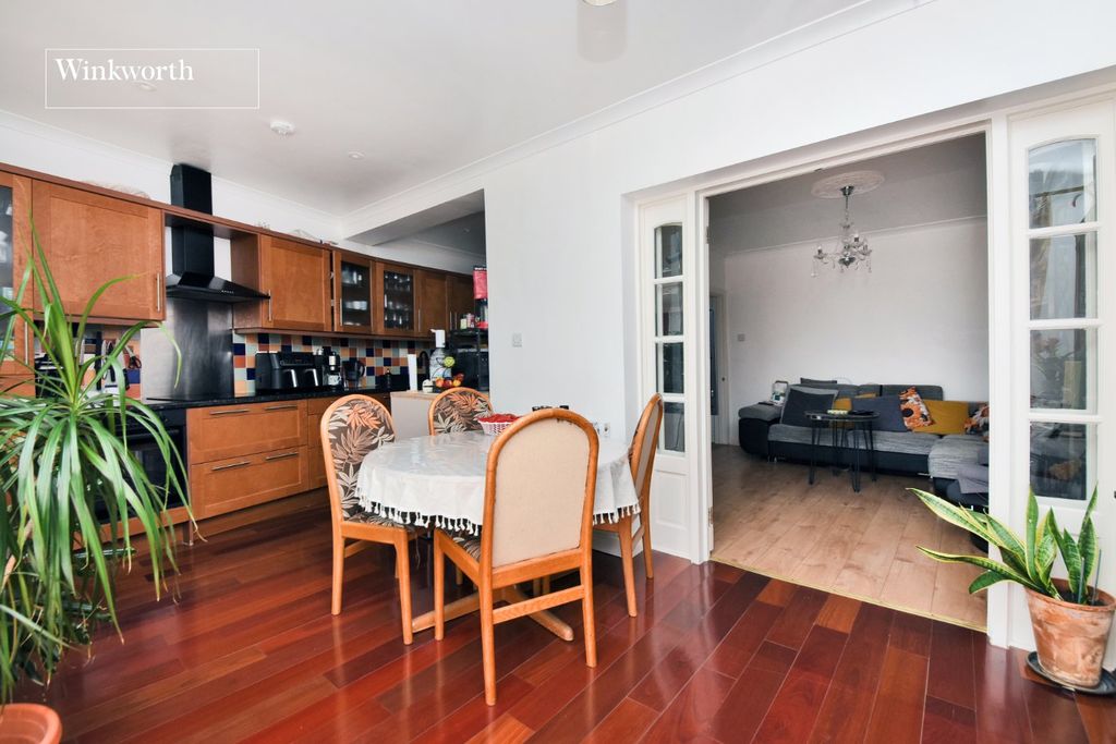 Property photo 3 of 17 Picture No. 11