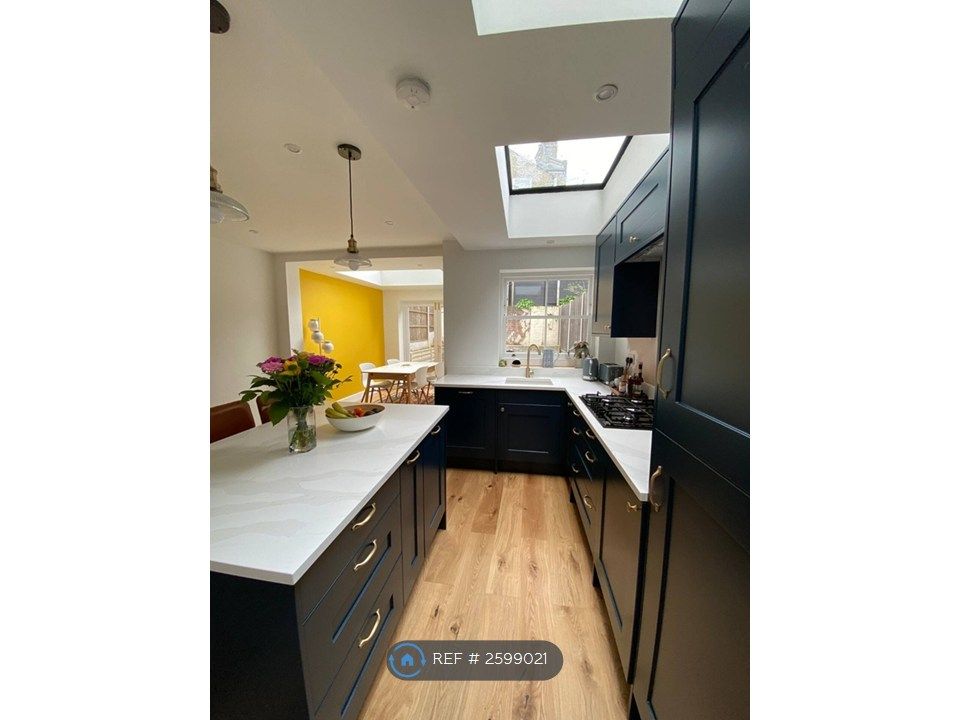 Property photo 2 of 10 Kitchen/Dining Room