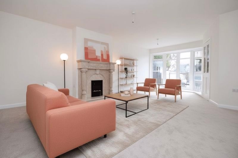 Property photo 2 of 12 Lounge