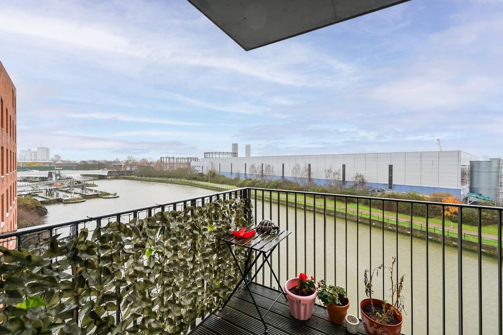 Property photo 3 of 19