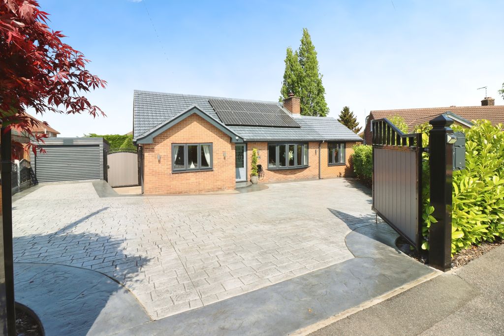 Property photo 1 of 24