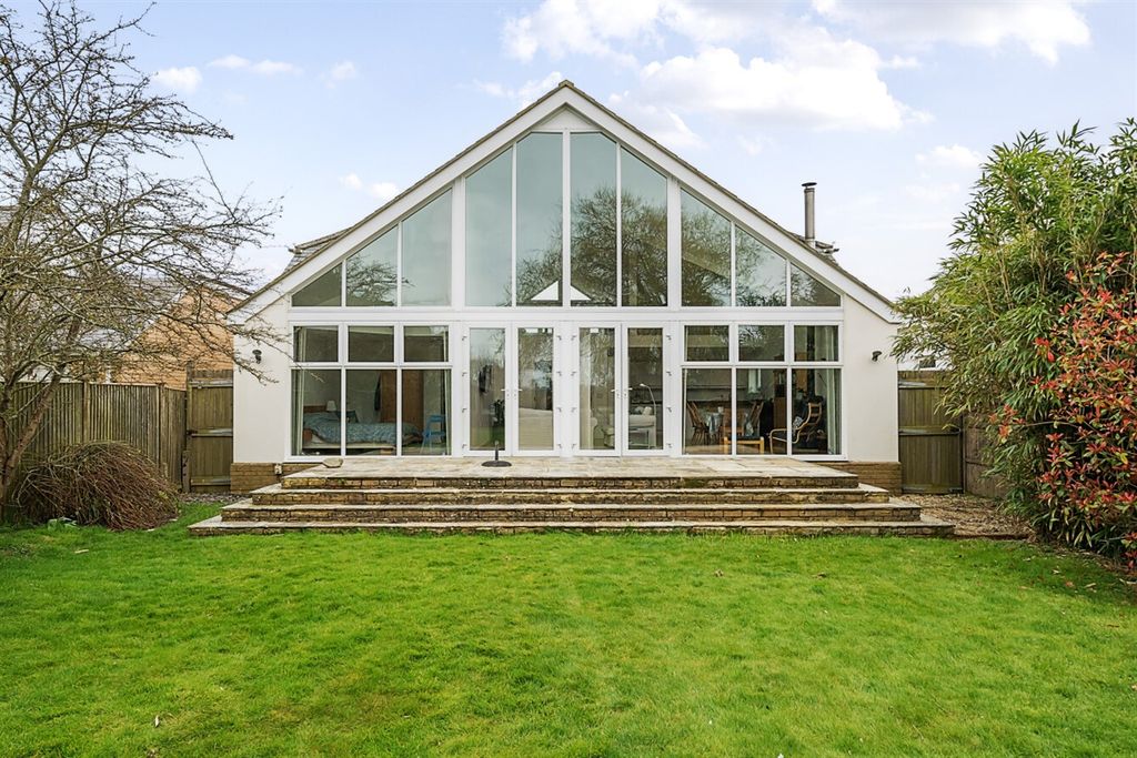 Property photo 1 of 18 (Main)