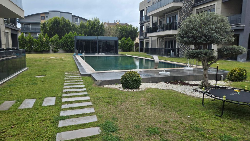 Property photo 1 of 11 Primely Located Apartment In Belek, Antalya For Sale - Beautifully Kept Social Garden