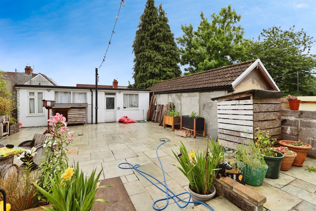 Property photo 3 of 17