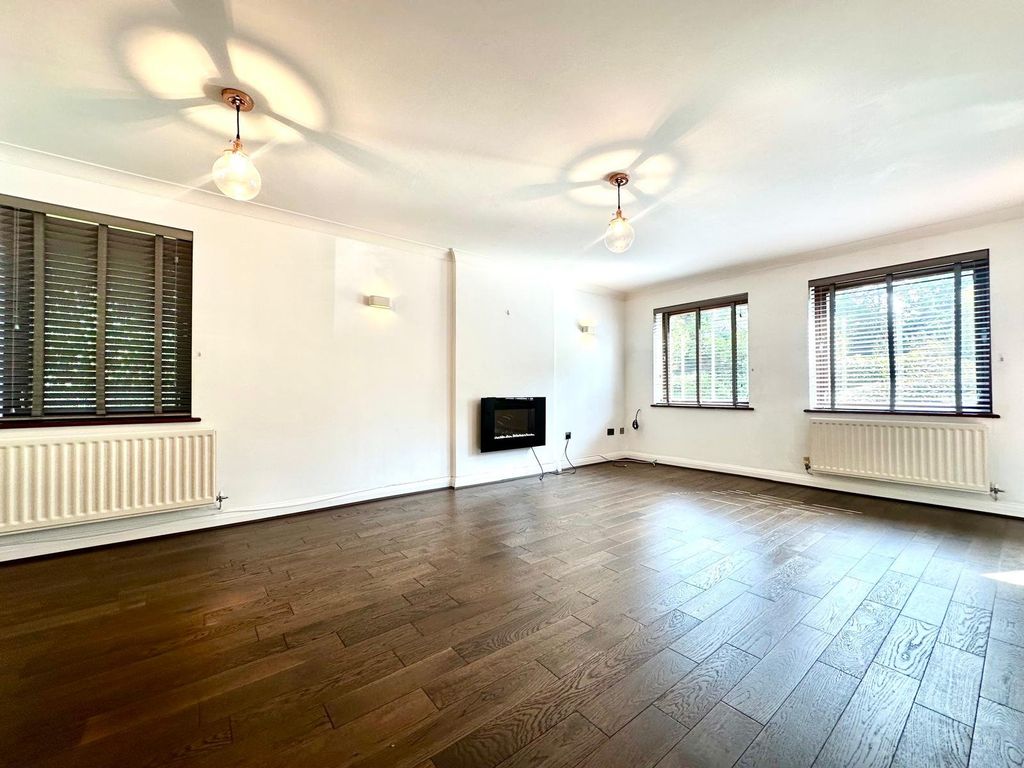 Property photo 3 of 12 Picture No. 01