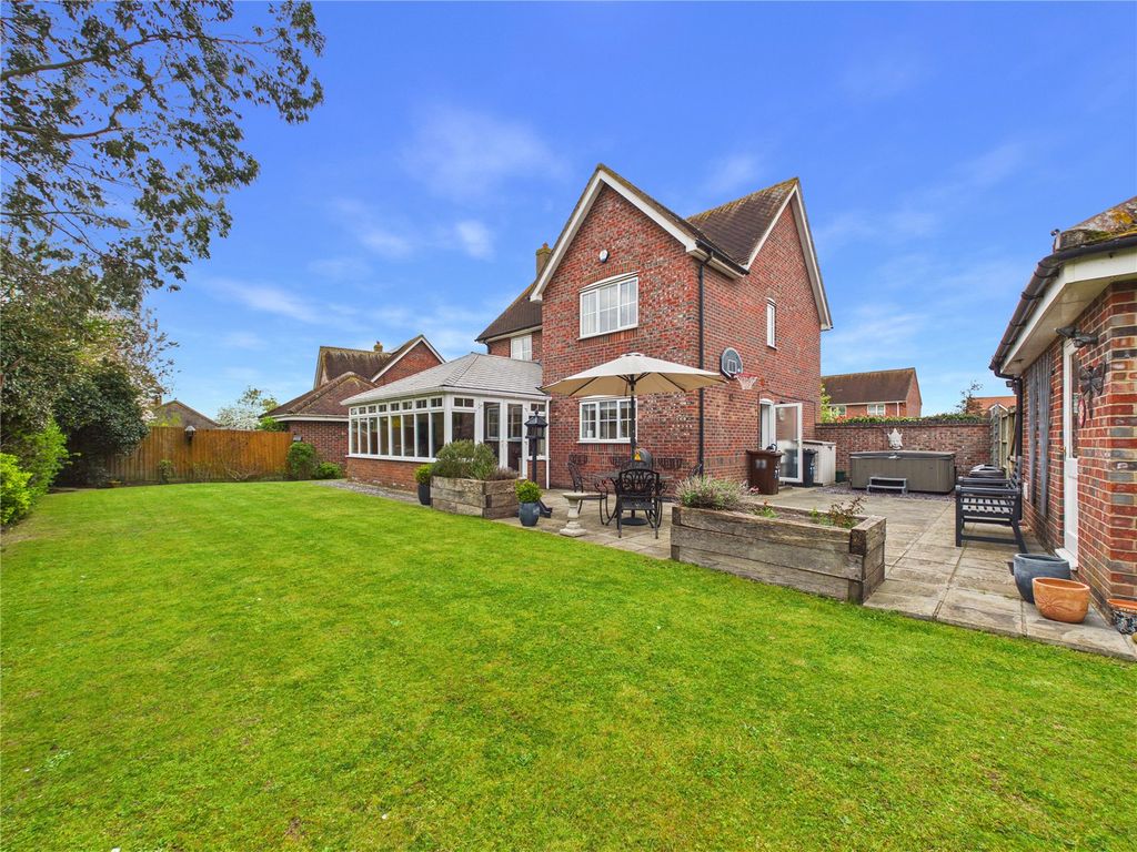 Property photo 2 of 29 Picture No. 30