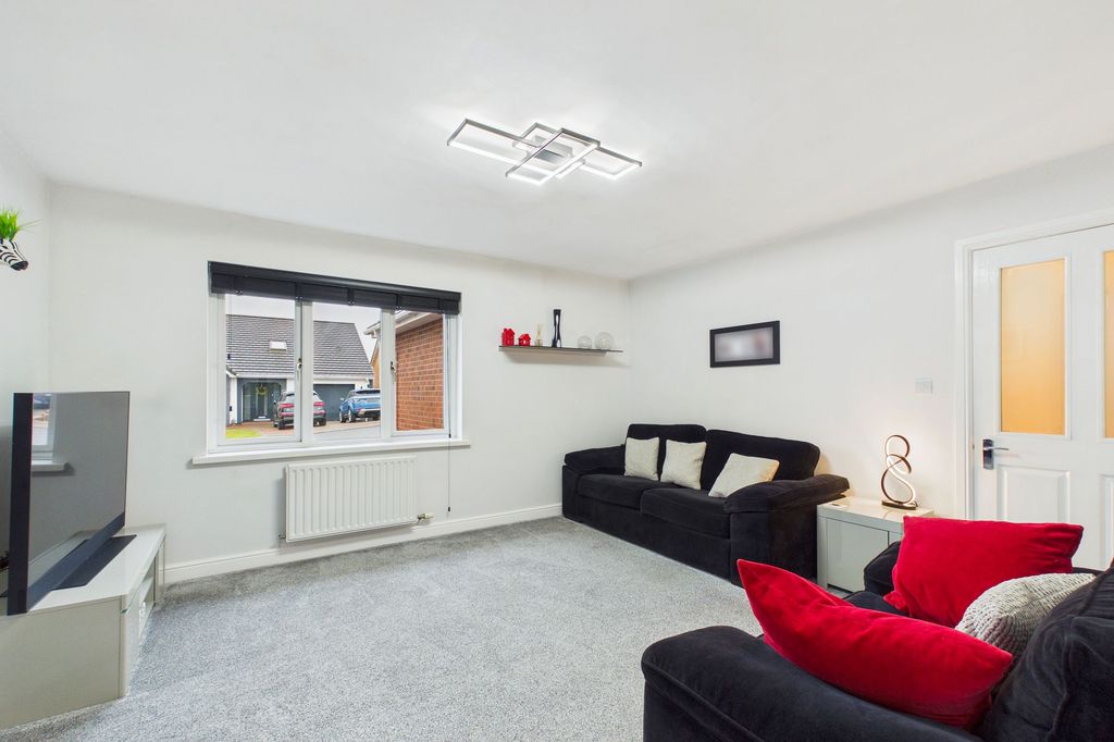 Property photo 3 of 29