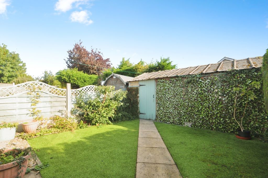 Property photo 2 of 17 Photo