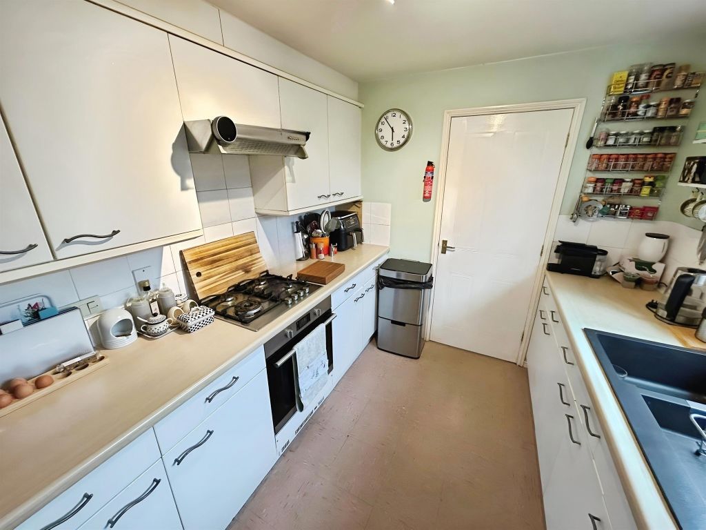 Property photo 3 of 18