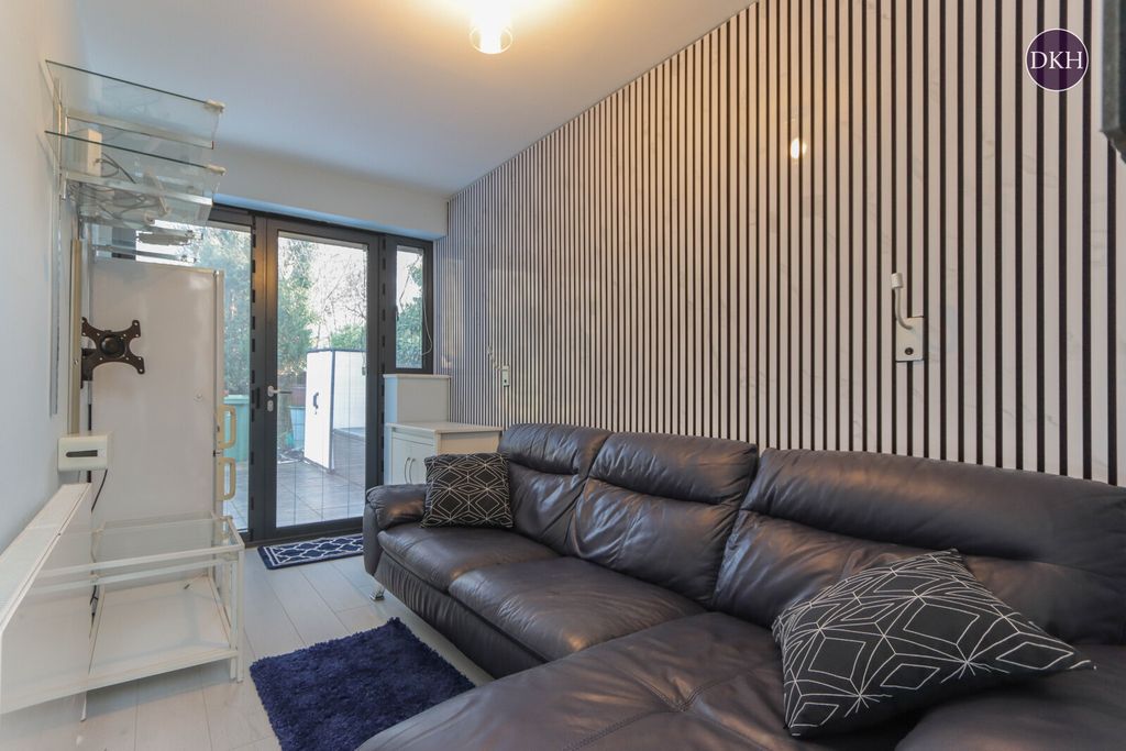 Property photo 2 of 10 Picture No. 04